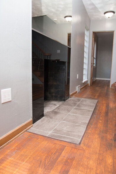 Building Photo - 1223 Greenbrier Rd
