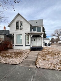 Building Photo - Renovated Short Term Rental!