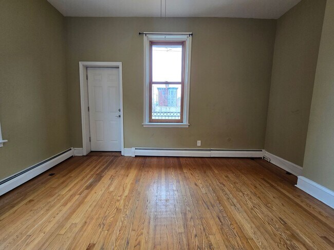 Building Photo - 313 N 34th St