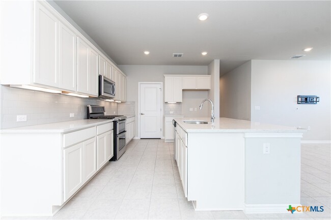 Building Photo - 121 Lafitte Dr