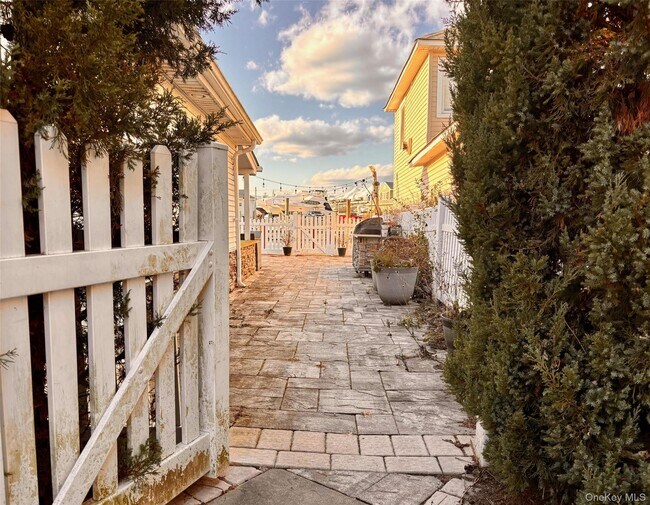 Building Photo - 33 Central Ave