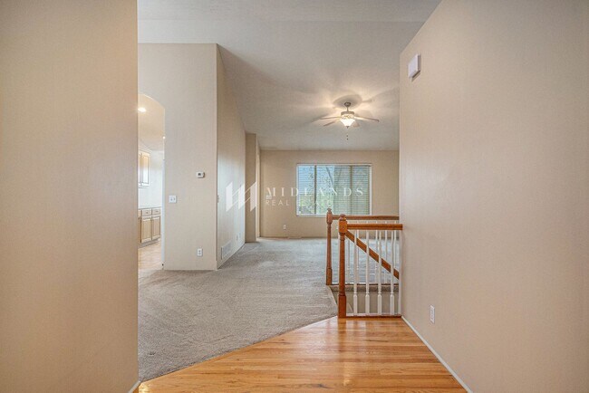 Building Photo - Ranch Townhome in Shadow View