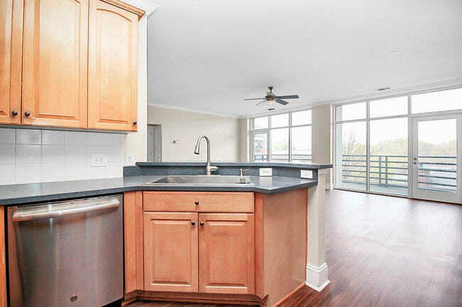 Building Photo - 400 N Church St