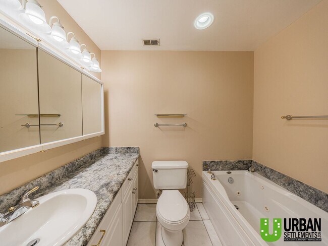 Building Photo - Spacious 2 Bedroom, 2 Bath Condo with Modern Comfort and Style