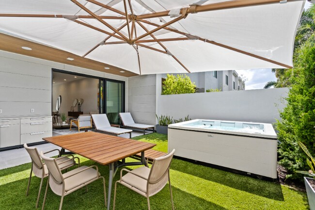 Building Photo - 966 Excellence Cir
