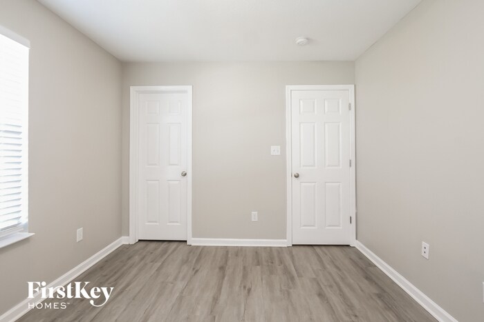 Building Photo - 737 Prospector Dr