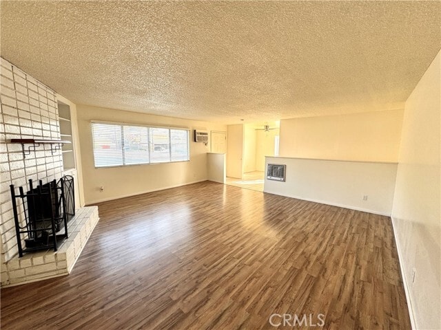 Building Photo - 2591 Hayes Dr