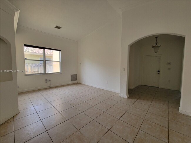 Building Photo - 4949 SW 134th Ave