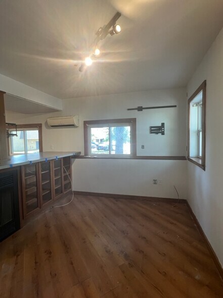 Building Photo - 4601 Tremont Ave