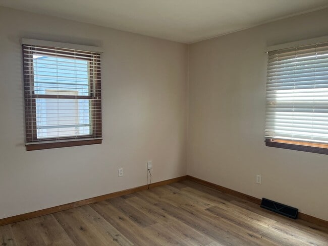 Building Photo - 5210 SW 19th Terrace
