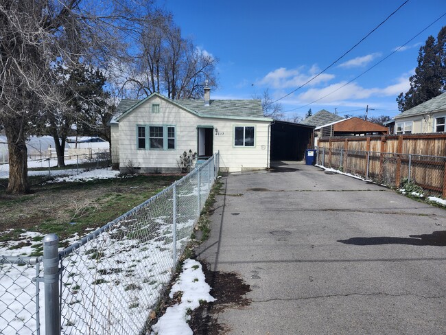 Primary Photo - 4617 Douglas Ave