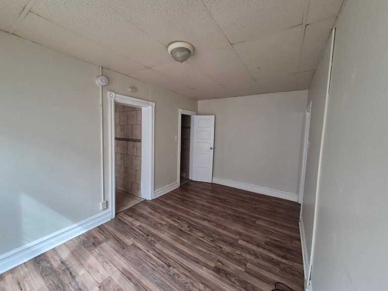 Building Photo - 915 Tilghman St