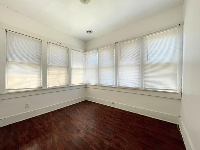 Building Photo - 120 W 10th Ave