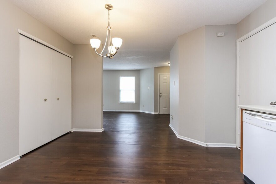 Building Photo - 3015 Redland Ln