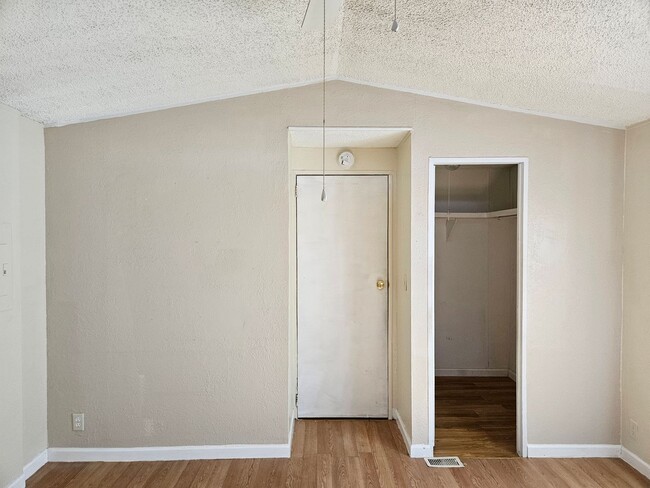 Building Photo - First Month Free!! Remodeled and Cute Manufactured Home in Central BHC