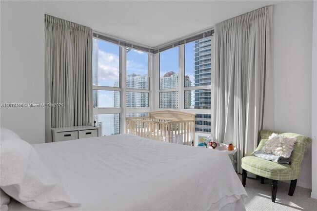 Building Photo - 951 Brickell Ave