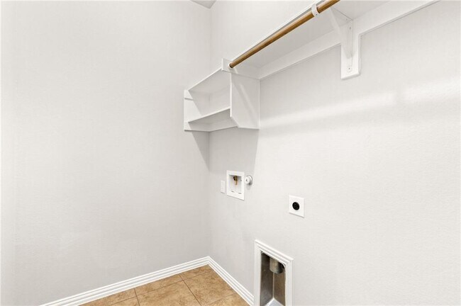 Building Photo - 1811 Grebe Dr
