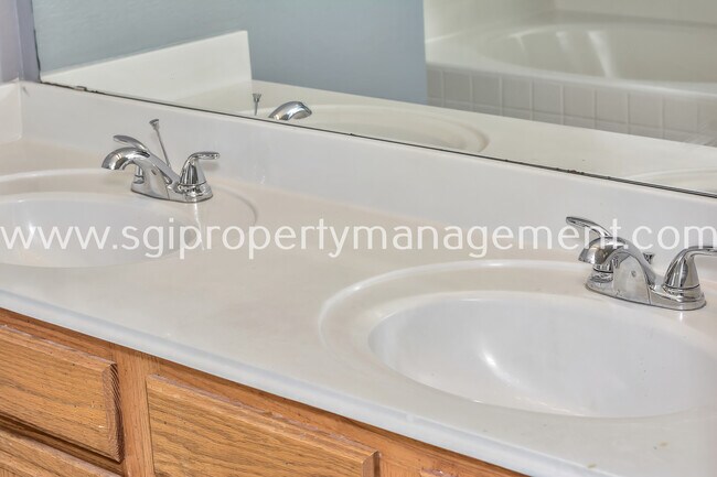 Building Photo - 413 Windy Hill Ln