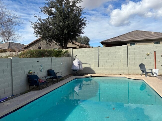 Building Photo - 9226 N 182nd Dr