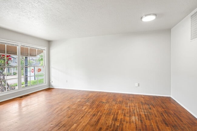 Building Photo - 9725 N Edison St