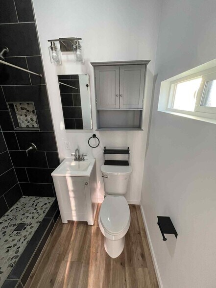 Building Photo - 268 Meadowbrook Dr