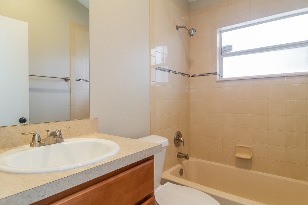 Building Photo - 2272 Grand Tree Ct