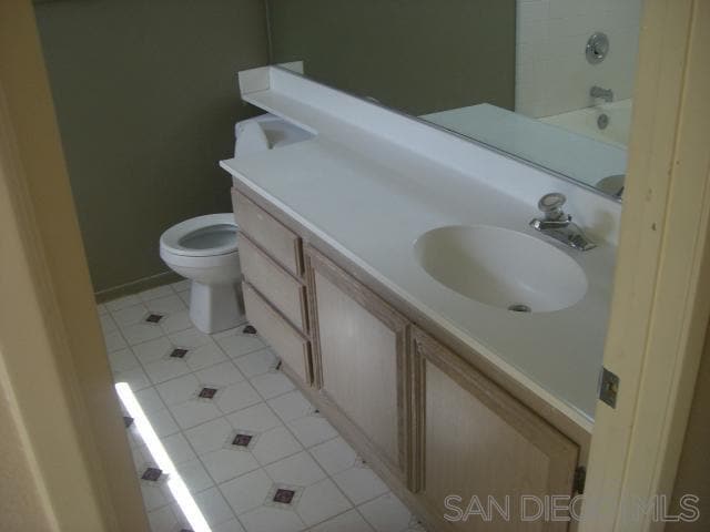 Building Photo - 2357 Kings View Cir