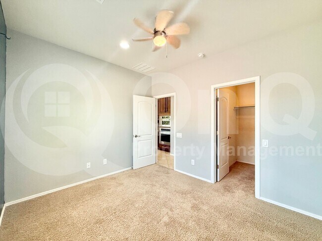 Building Photo - 3159 E Chisum Ln
