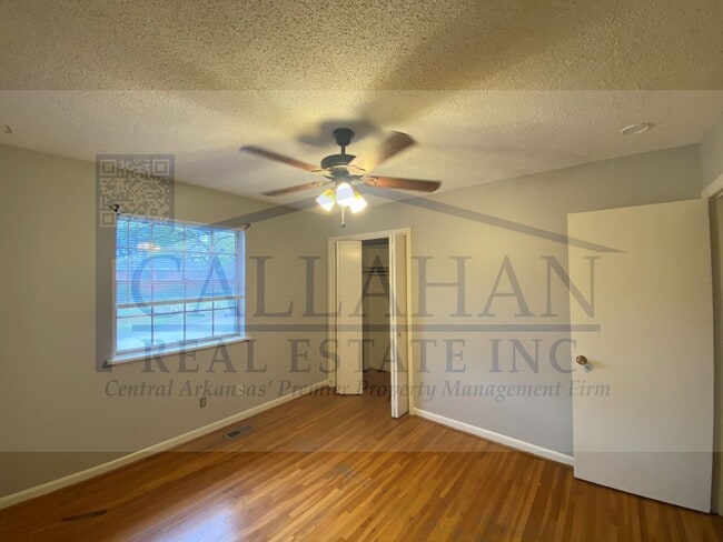 Building Photo - Duplex in NLR-Free Rent