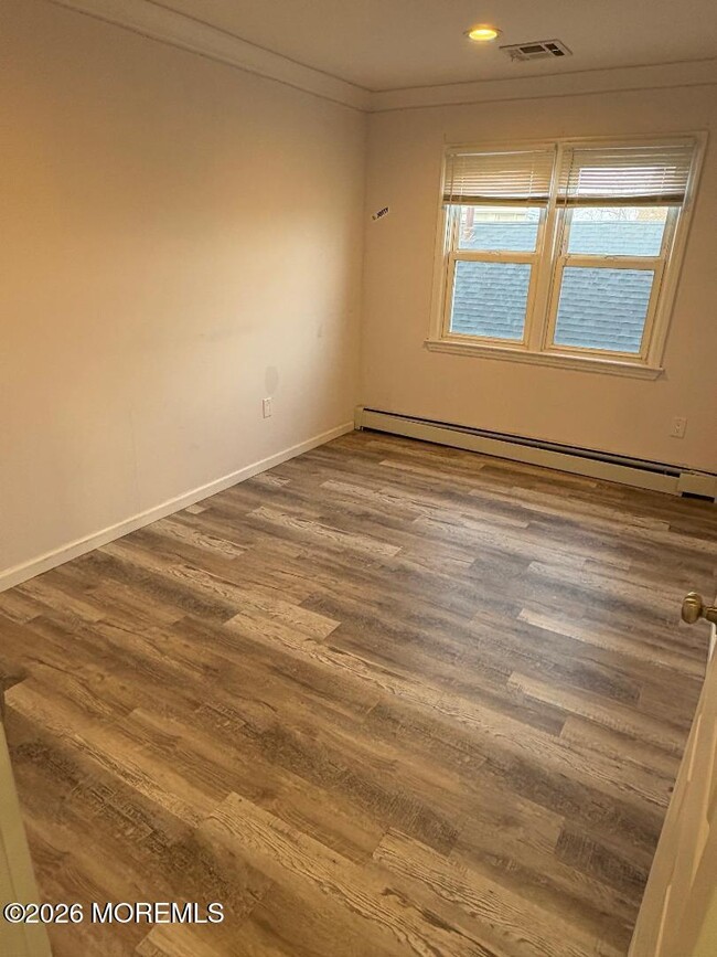 Building Photo - 217 Blaine Ave