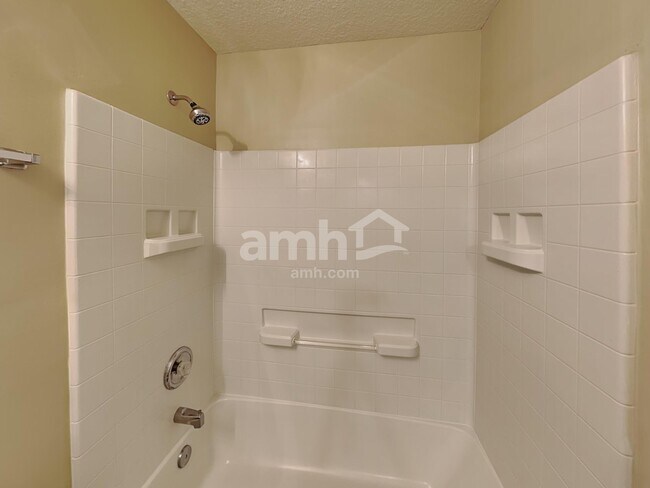 Building Photo - 3966 Pebble Brooke Cir S