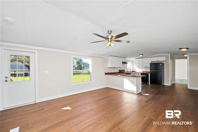 Building Photo - 16962 Lea Cir