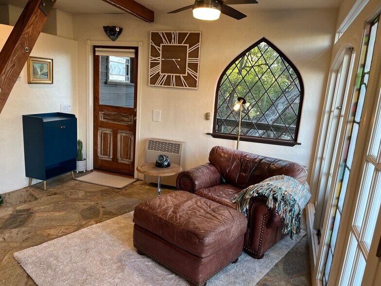 Entrance/Living Area 1 - 3026 Valevista Trl