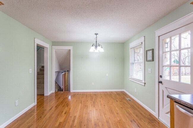 Building Photo - 4 Bedroom Rental in East Brainerd!