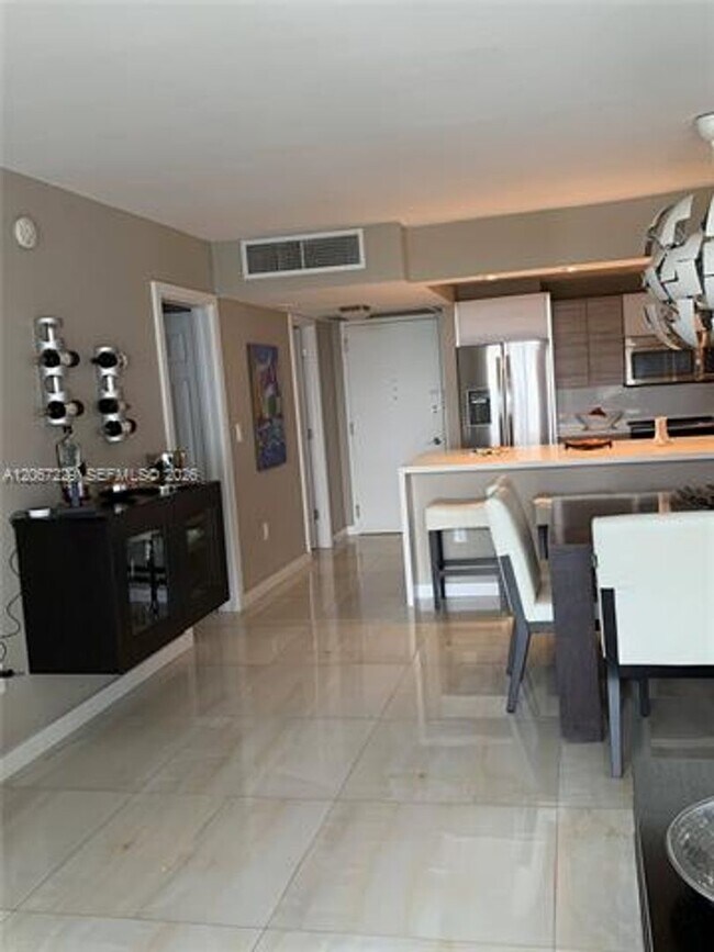 Building Photo - 5701 Collins Ave