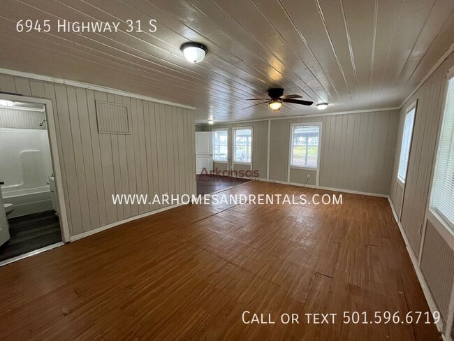 Building Photo - 6945 Highway 31 S