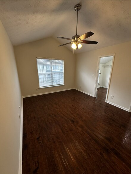 Building Photo - 4865 Beacon Ridge Ln