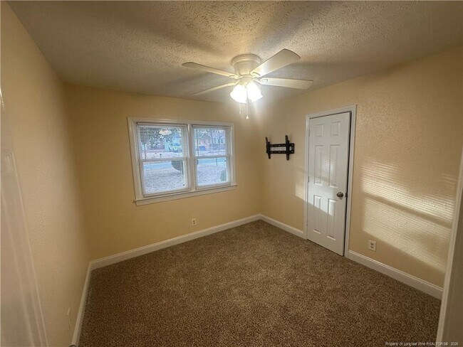 Building Photo - 6120 Conaway Dr