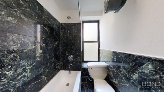 Building Photo - 2 bedroom in Manhattan NY 10003