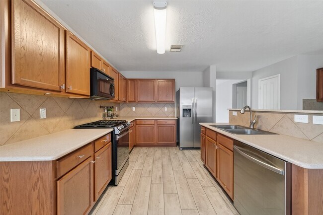 Building Photo - 20610 Moonrise River Ln