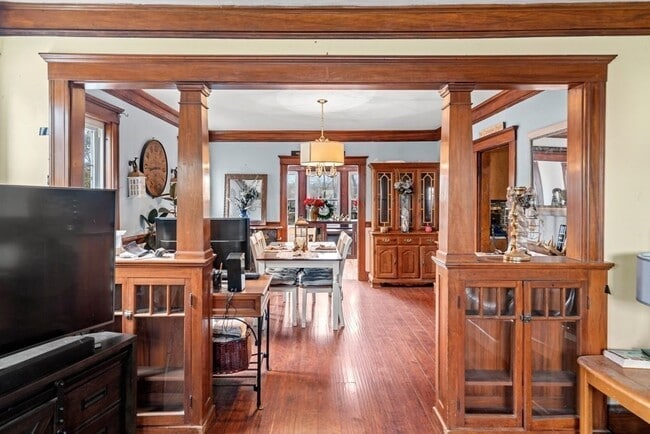 Building Photo - 162 Elliot Ave