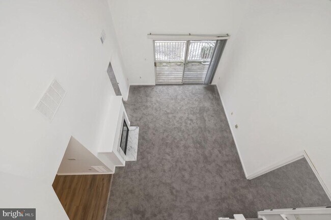 Building Photo - 1025 Gardenview Loop