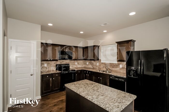 Building Photo - 11848 Lovejoy Crossing Blvd
