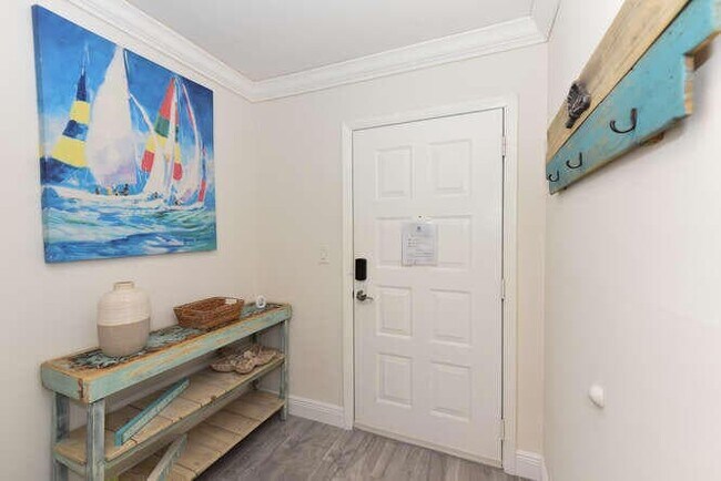 Building Photo - 353 S US Hwy 1