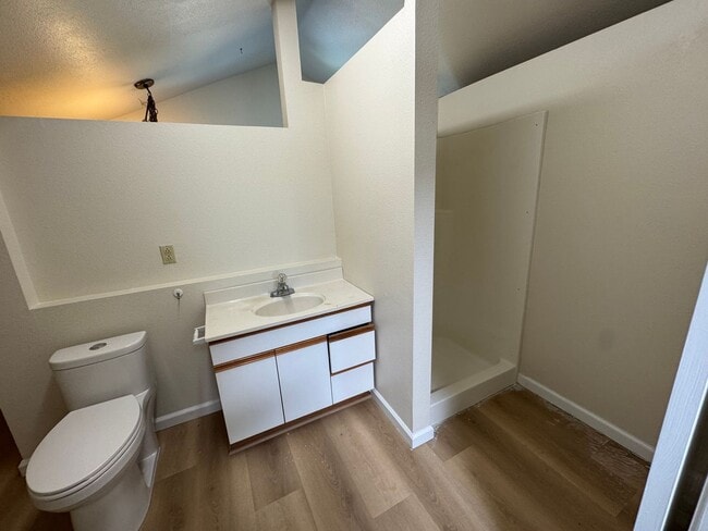 Building Photo - 1590 Solomon Rd