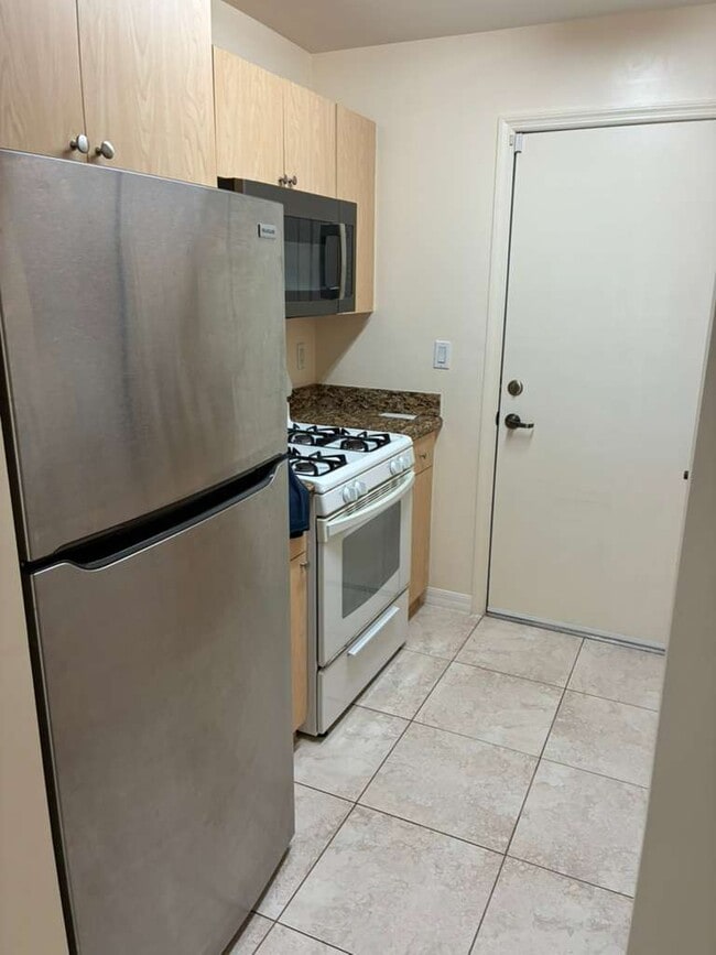 Building Photo - 14500 SW 88th Ave