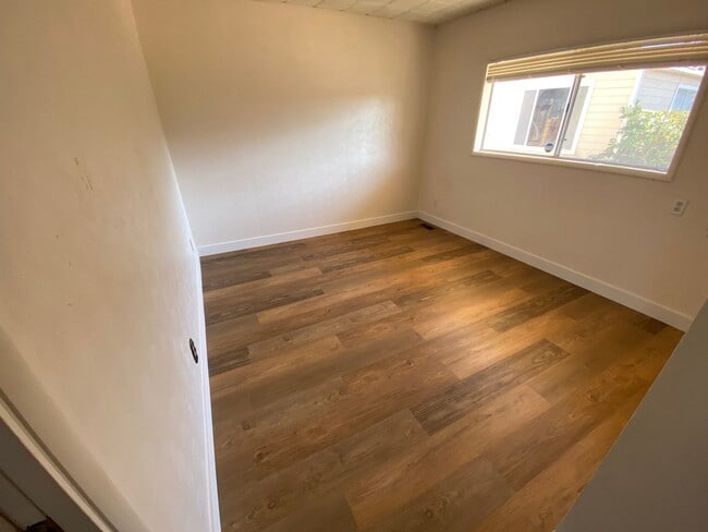 Building Photo - 944 Mesa St