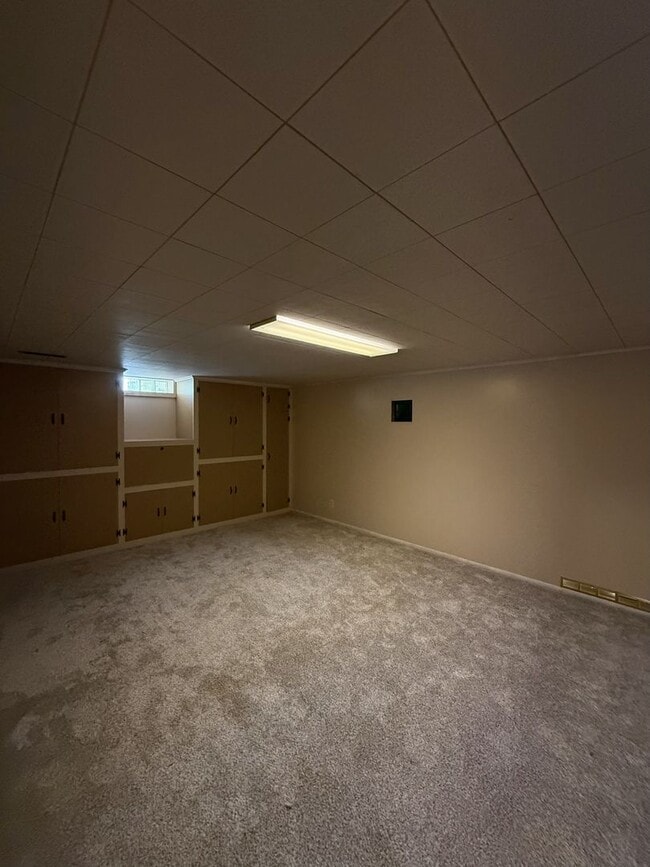 Building Photo - Cute, Comfy & Convenient — 4-Bedroom Ogden...