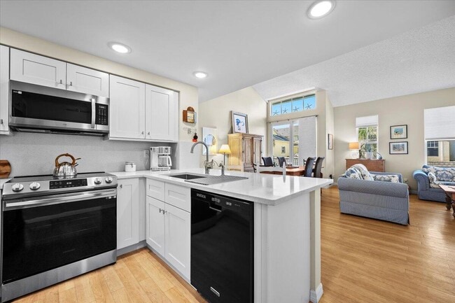 Building Photo - 301 Mainsail Cir