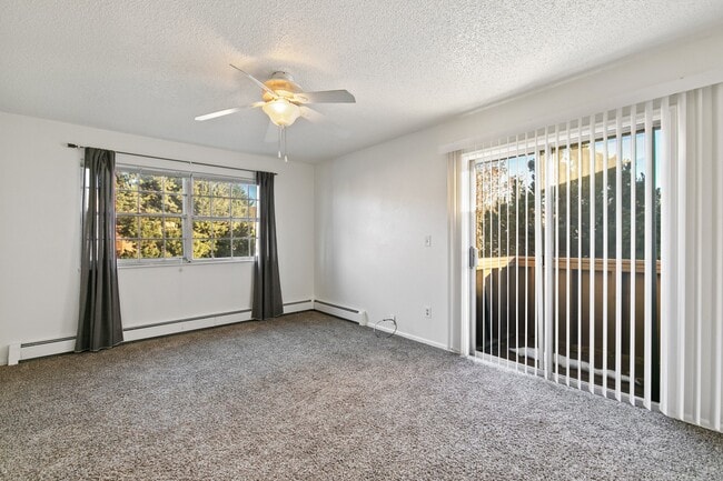 Building Photo - 1145 Willow Bend Cir